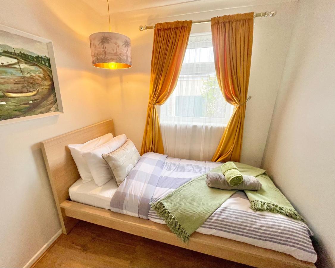 The Barefoot Bungalow In Picturesque Prestatyn Buitenkant foto